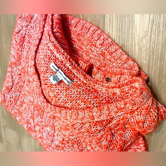 Orange Salmon Knitted AMERICAN EAGLE Longsleeve Vneck Sweater. XSmall - Picture 7 of 9